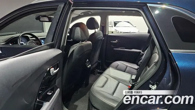 Kia Niro 2018 — фото 16