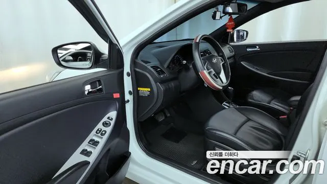 Hyundai Accent 2012 — фото 10