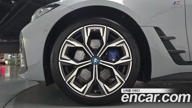 BMW i4 2024 — фото 4