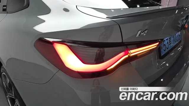 BMW i4 2024 — фото 8