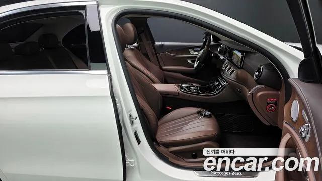 Mercedes-Benz E-Class 2019 — фото 16