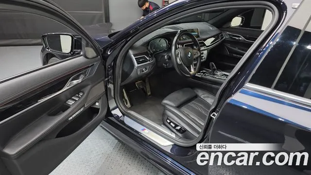 BMW 7-Series 2018 — фото 10