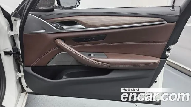 BMW 5-Series 2020 — фото 14