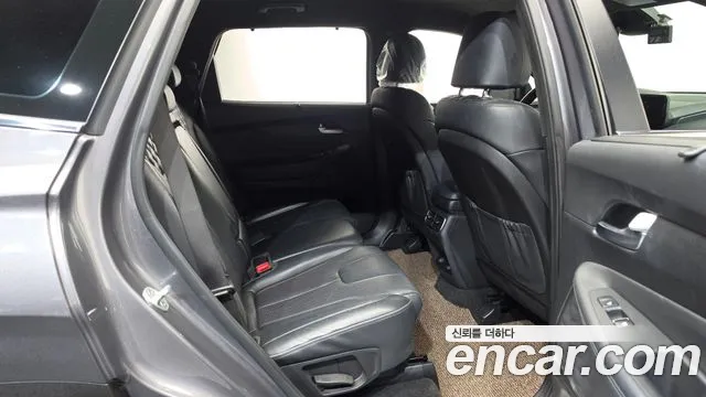 Hyundai Santafe 2021 — фото 17
