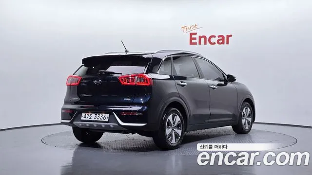 Kia Niro 2018 — фото 2