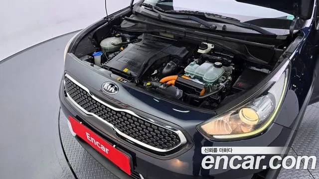 Kia Niro 2018 — фото 6
