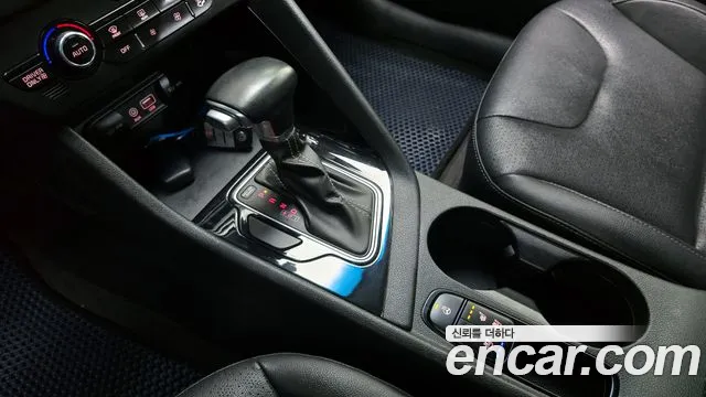 Kia Niro 2018 — фото 9