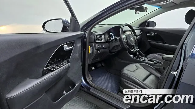 Kia Niro 2018 — фото 10