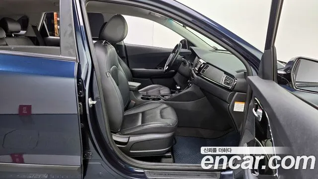 Kia Niro 2018 — фото 11