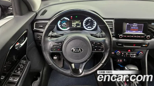 Kia Niro 2018 — фото 13