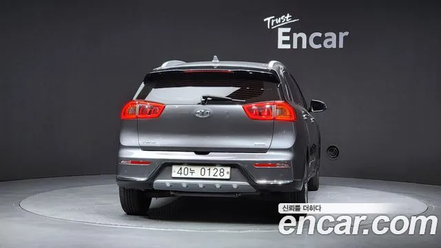 Kia Niro 2017 — фото 4