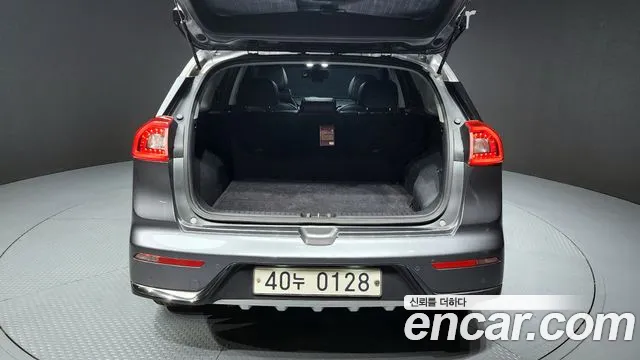 Kia Niro 2017 — фото 20