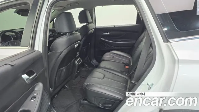 Hyundai Santafe 2022 — фото 17