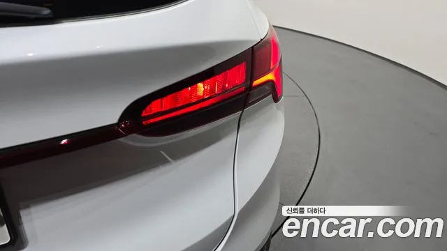 Hyundai Santafe 2022 — фото 9