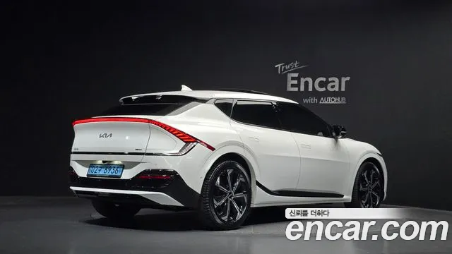 Kia EV6 2022 — фото 2