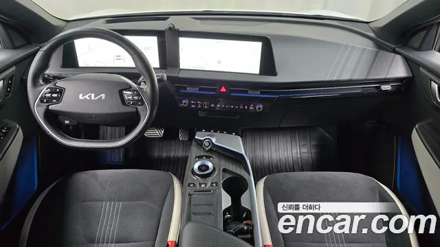 Kia EV6 2022 — фото 10