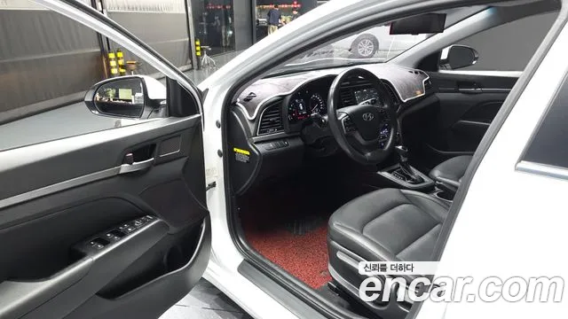 Hyundai AVANTE 2016 — фото 13