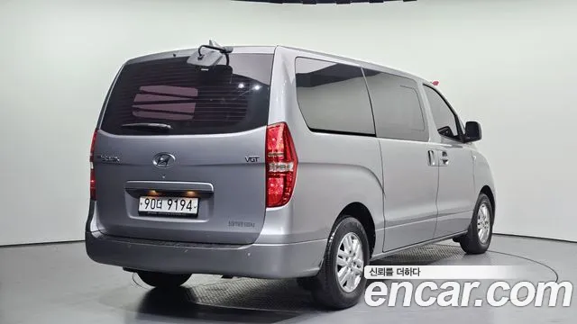 Hyundai Starex 2017 — фото 2