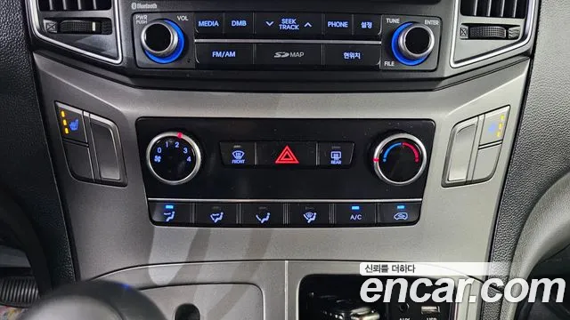 Hyundai Starex 2017 — фото 18