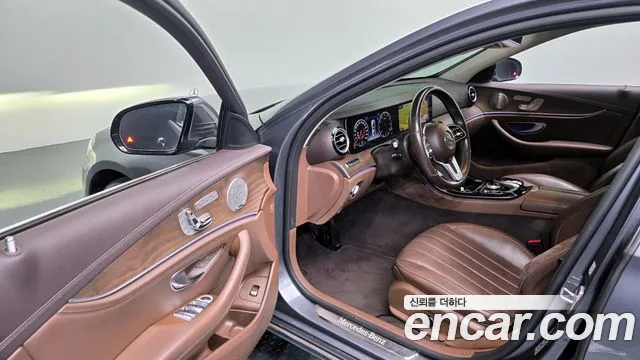Mercedes-Benz E-Class 2019 — фото 10