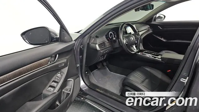 Honda Accord 2022 — фото 12