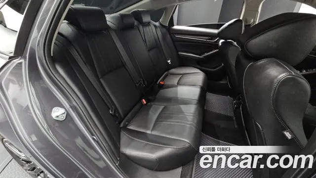 Honda Accord 2022 — фото 16