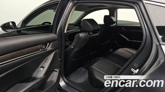 Honda Accord 2022 — фото 17