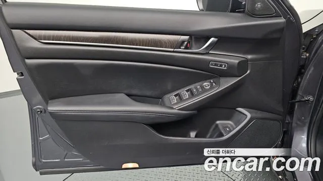 Honda Accord 2022 — фото 13
