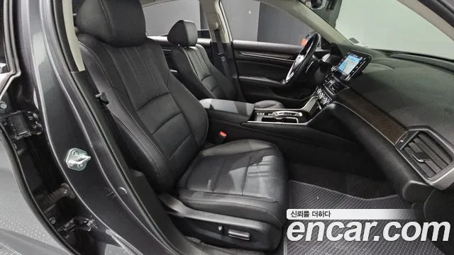 Honda Accord 2022 — фото 15