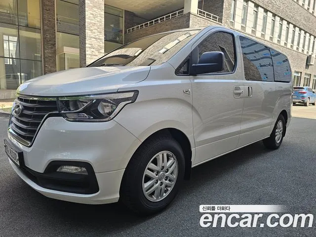 Hyundai Starex 2021 — фото 2