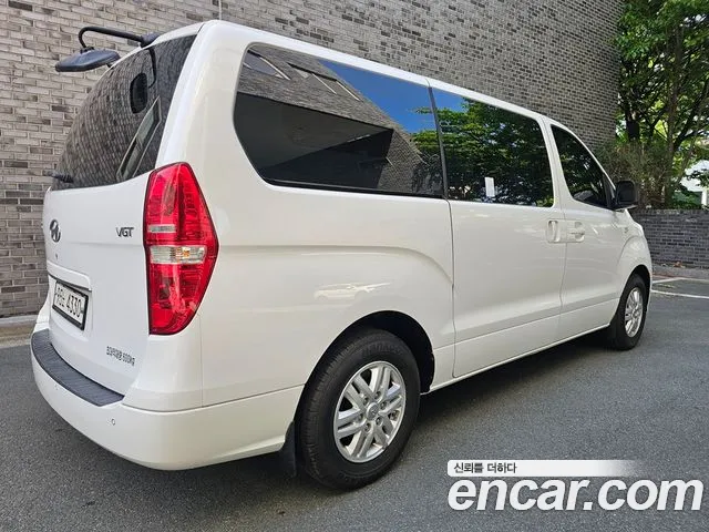 Hyundai Starex 2021 — фото 5