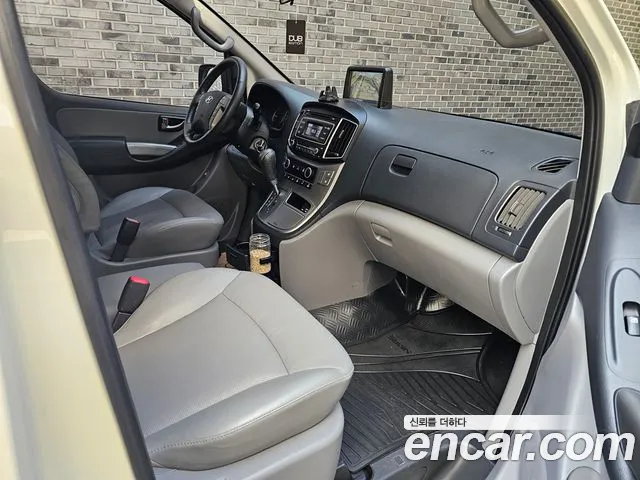 Hyundai Starex 2021 — фото 10