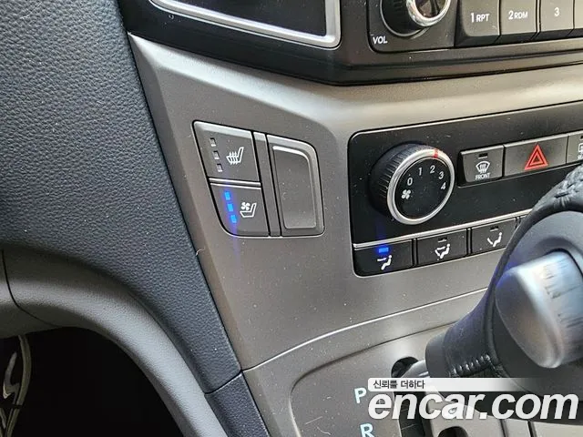 Hyundai Starex 2021 — фото 16