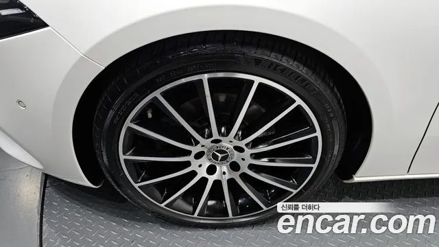 Mercedes-Benz A-Class 2020 — фото 5