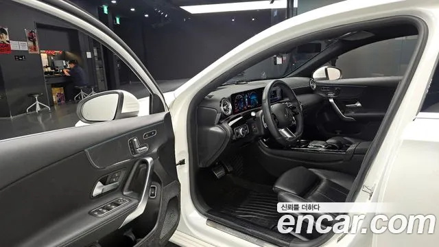 Mercedes-Benz A-Class 2020 — фото 13
