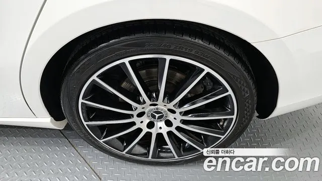 Mercedes-Benz A-Class 2020 — фото 7