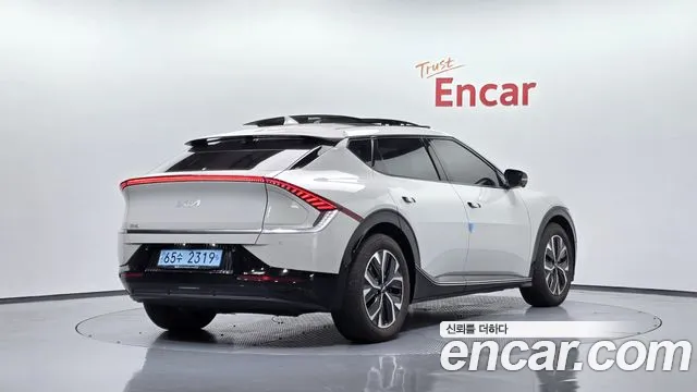 Kia EV6 2022 — фото 1