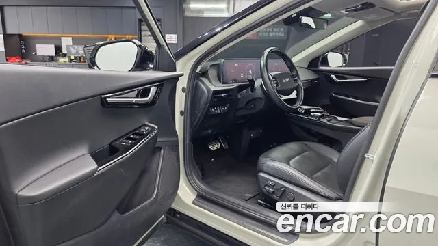 Kia EV6 2022 — фото 12