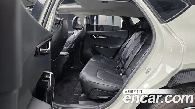 Kia EV6 2022 — фото 17