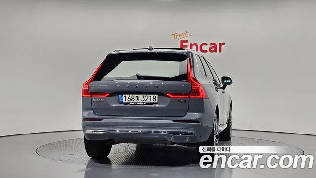 Volvo XC60 2022 — фото 4
