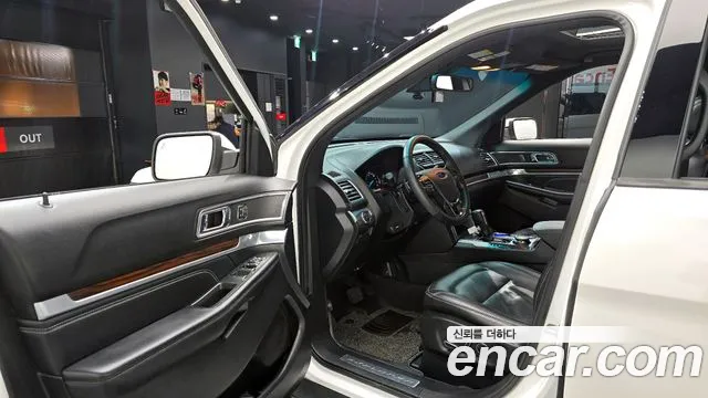 Ford Explorer 2016 — фото 10