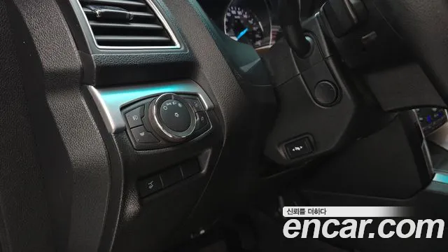 Ford Explorer 2016 — фото 17