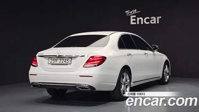 Mercedes-Benz E-Class 2017 — фото 2