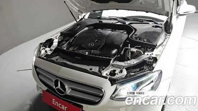 Mercedes-Benz E-Class 2017 — фото 6