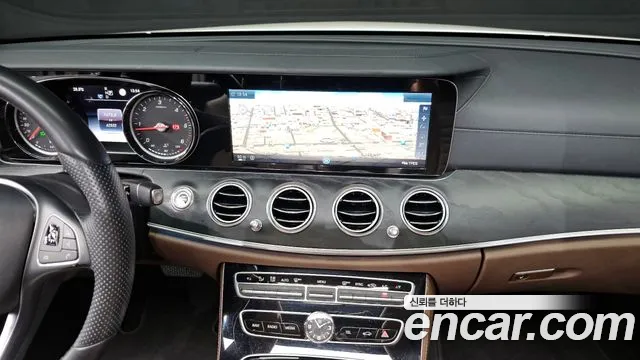 Mercedes-Benz E-Class 2017 — фото 13