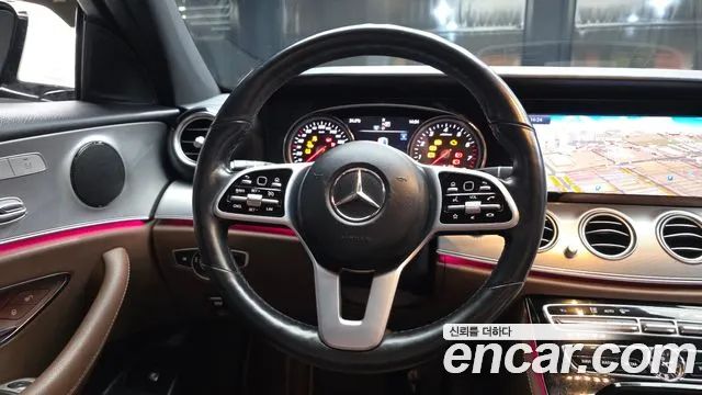Mercedes-Benz E-Class 2019 — фото 13