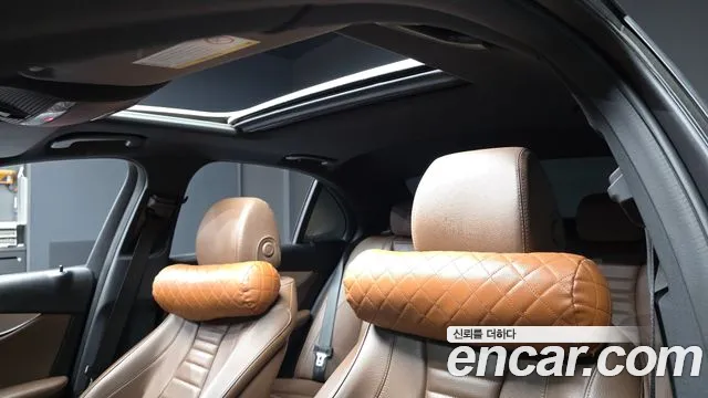 Mercedes-Benz E-Class 2019 — фото 18