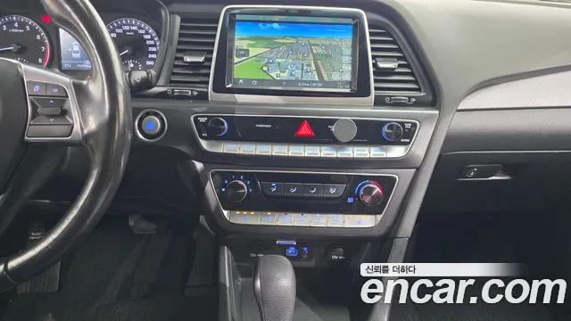 Hyundai Sonata 2018 — фото 20