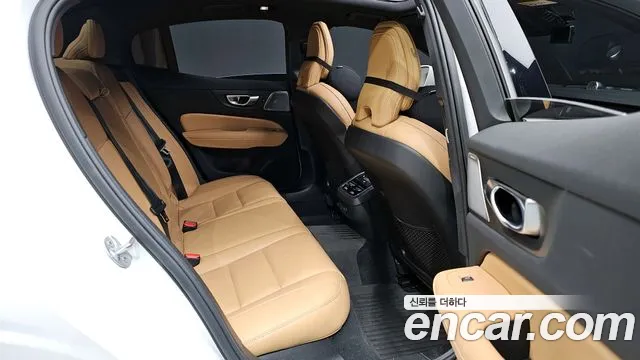 Volvo S60 2024 — фото 18