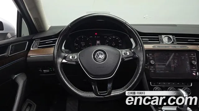 Volkswagen Passat 2018 — фото 13